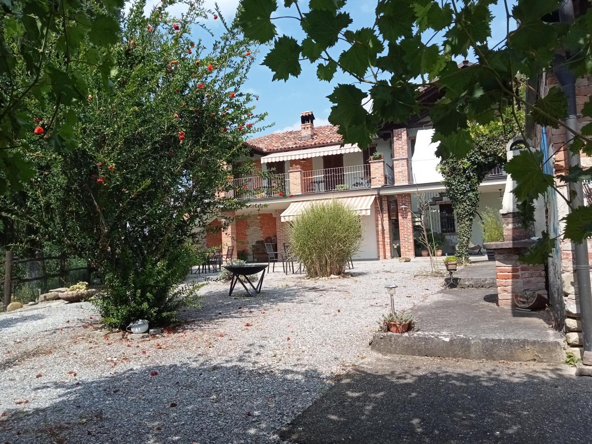 Agriturismo Bric Di Gai Monforte D'Alba Bilik gambar
